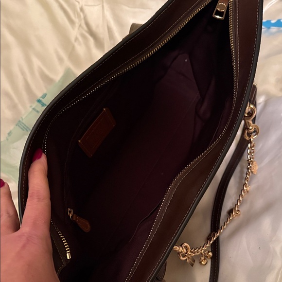 🤎Coach EUC Vintage Brown SuedeGallery Tote /Zipper Closure/Gold Hardware/Charms - Picture 7 of 10